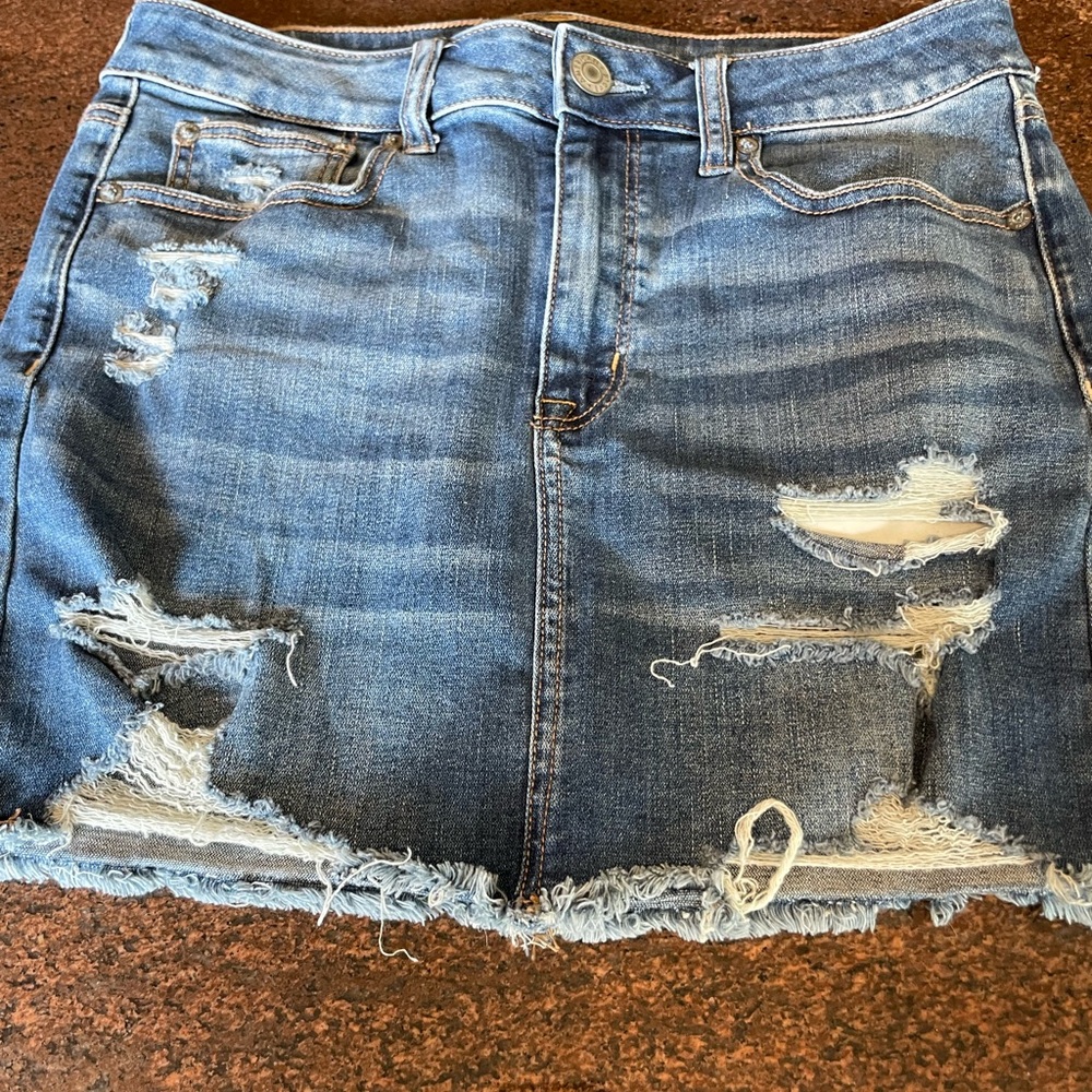 American Eagle Outfitters Distressed Blue Jeans